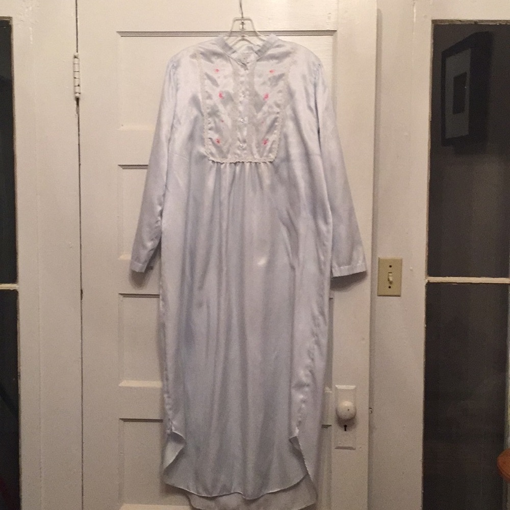 *FREE GIFT *Lord & Taylor blue vintage night gown